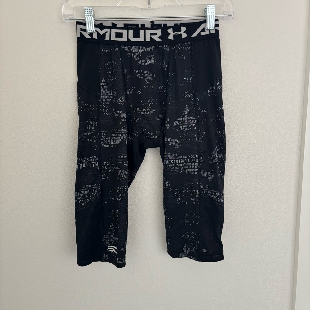Under Armour Black and Gray HeatGear Youth Large Cropped Athletic Gear Football